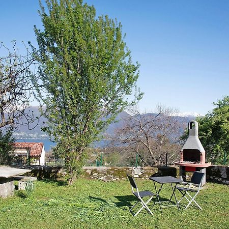 Apartmán La Vecchia Torre Porto Valtravaglia Exteriér fotografie
