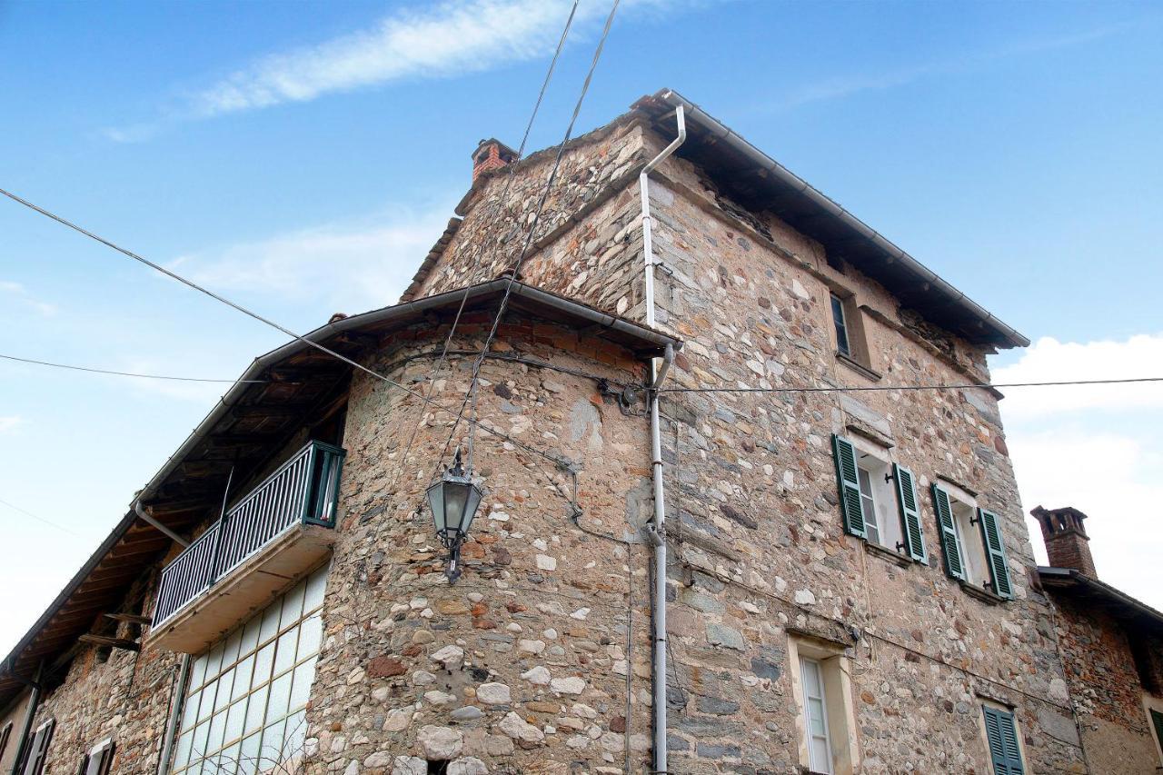 Apartmán La Vecchia Torre Porto Valtravaglia Exteriér fotografie
