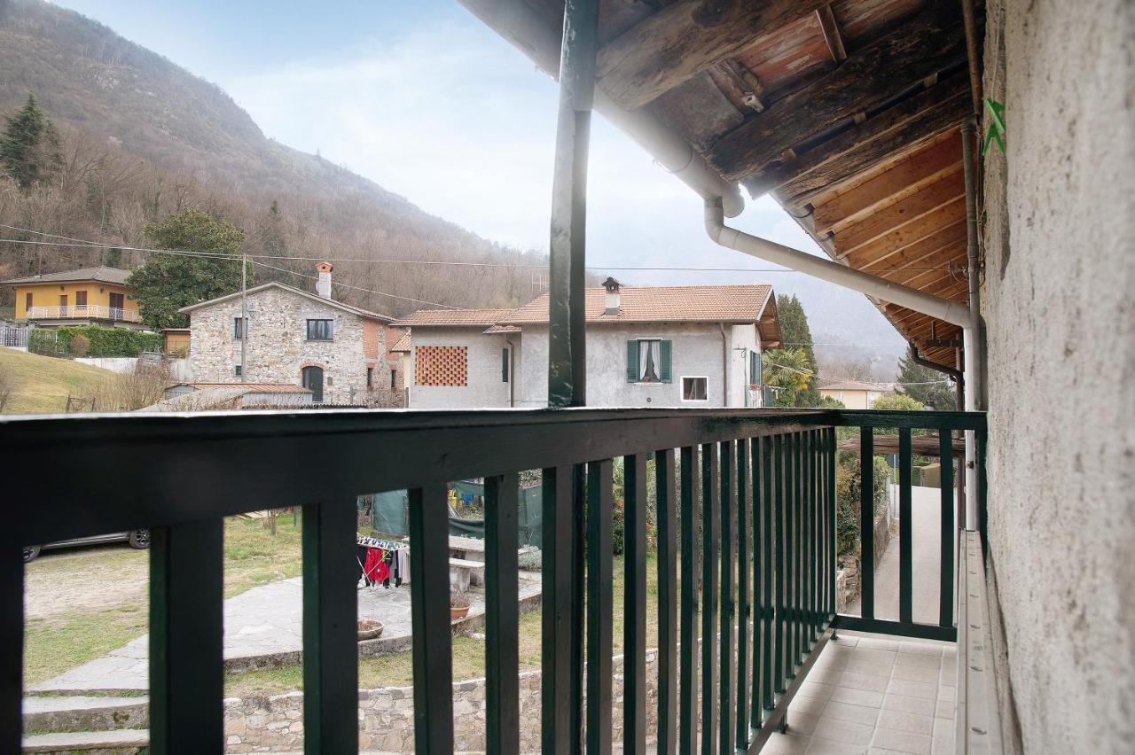 Apartmán La Vecchia Torre Porto Valtravaglia Exteriér fotografie