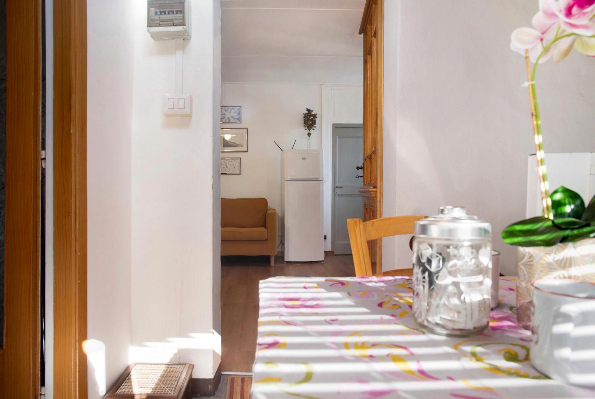 Apartmán La Vecchia Torre Porto Valtravaglia Exteriér fotografie