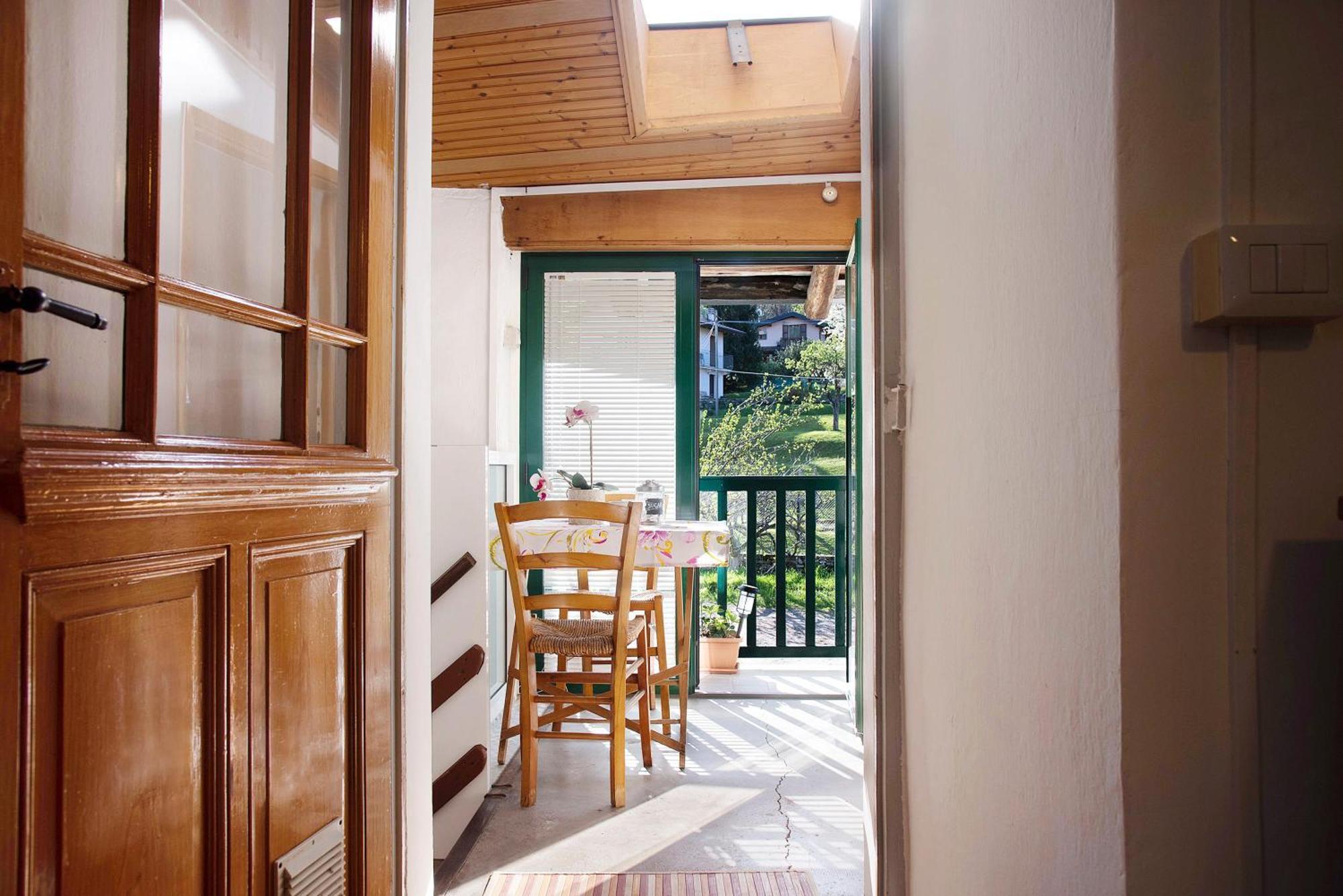 Apartmán La Vecchia Torre Porto Valtravaglia Exteriér fotografie